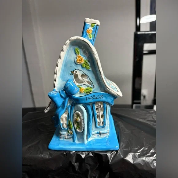 Blue sky “Peace” house tea-light candle holder - Picture 1 of 6